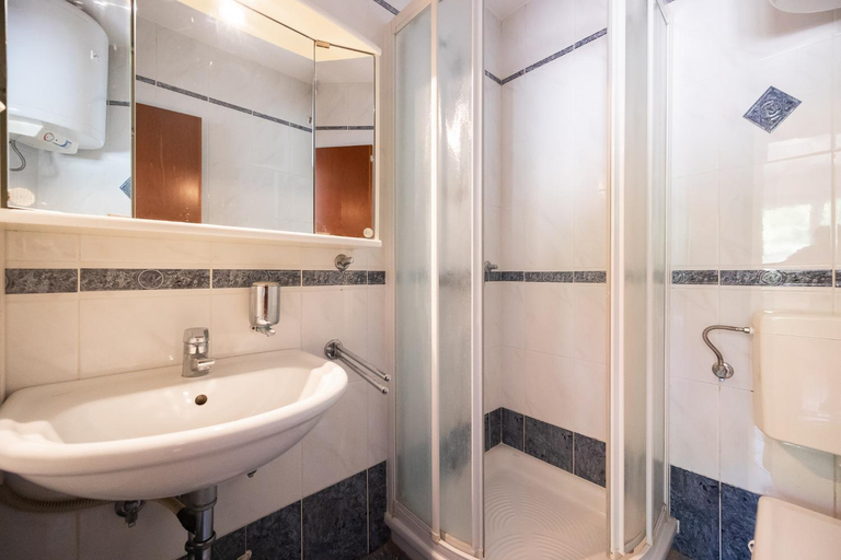 Others 2, Old Road Rooms and Apartments with Pool, Piran