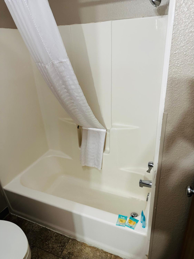 Bathroom 3, Arlington Inn, Kingsbury