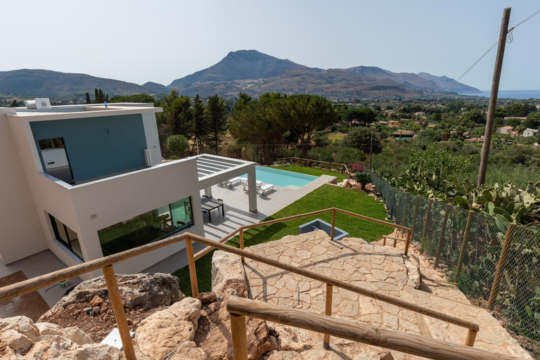 Others 5, Villa vista mare con piscina a sfioro a Scopello, Trapani