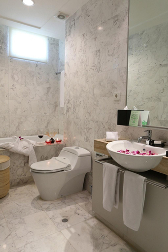 Bathroom 7