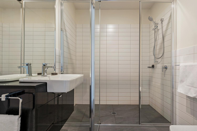 Bathroom 12