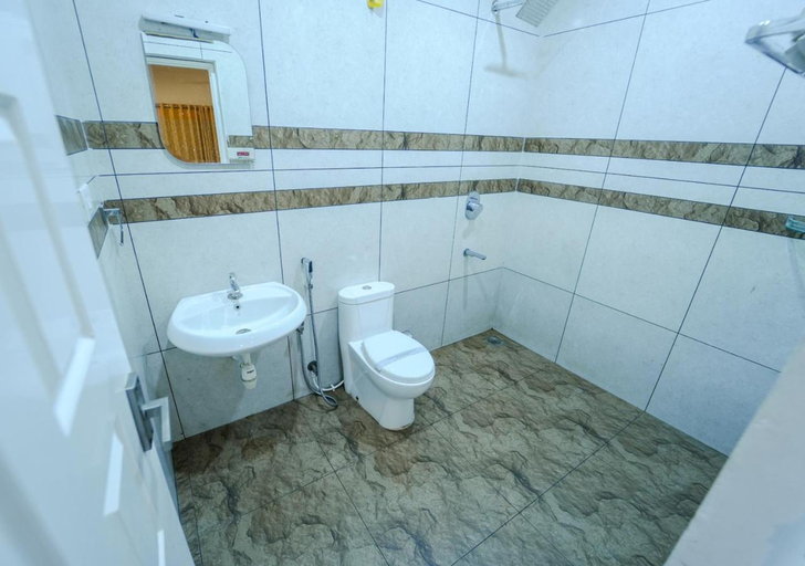 Bathroom 4, Munnar Majestic Resort, Idukki