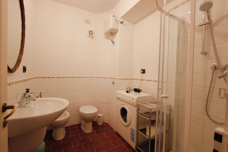 Bathroom 3, Brunelleschi Suite, Florence