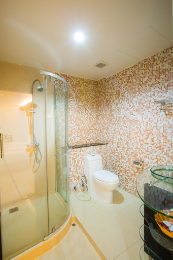 Bathroom 5, Kanokan Hotel, Muang Kanchanaburi
