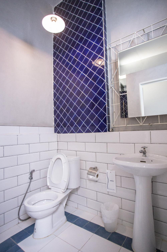 Bathroom 20