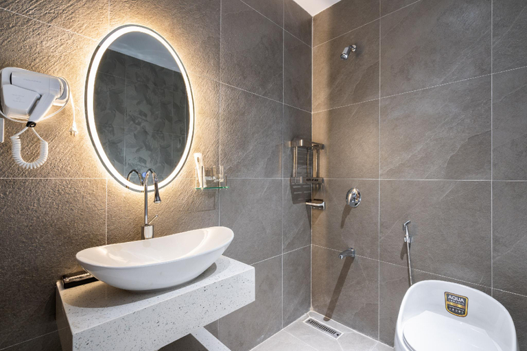 Bathroom 4