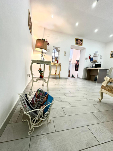 Public Area, Gloves Rooms, Napoli