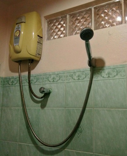 Bathroom 4, Thepparat Lodge Hotel, Mueang Krabi