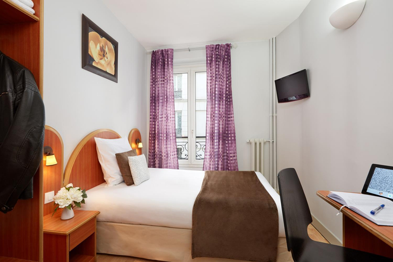 Bedroom 3, Hotel Viator, Paris