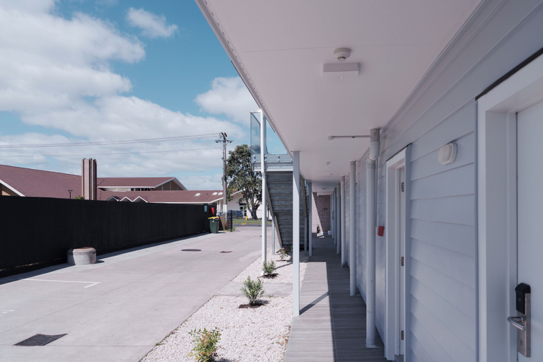 Others 5, Yates Park Motel, Manukau