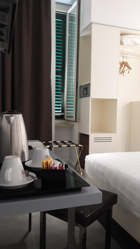 Bedroom 3, Crosti Hotel & Residence, Roma