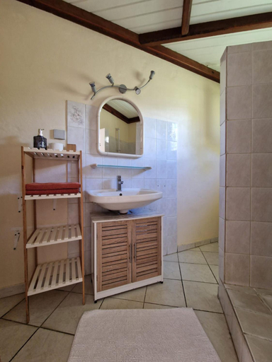 Bathroom 3, gites THO KOBA, Saint-Claude