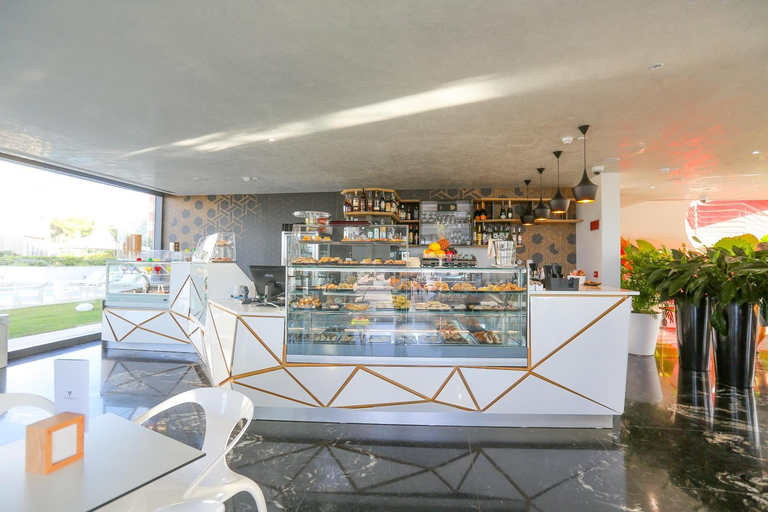 Food & Drinks 5, Victoria Palace Cefalu, Palermo