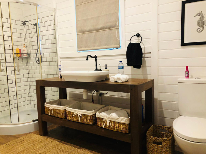 Bathroom 3, The White House on Bunaken Island, Manado