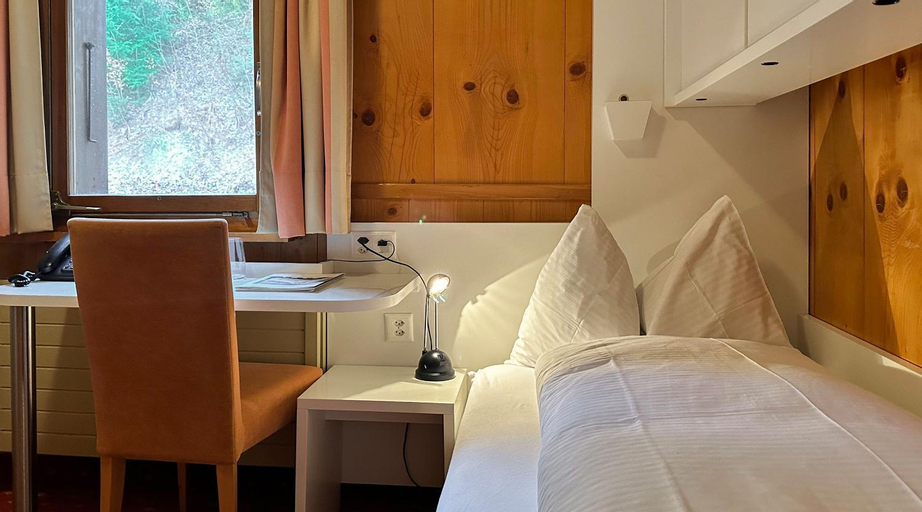 Bedroom 2, Hotel Bänklialp, Obwalden