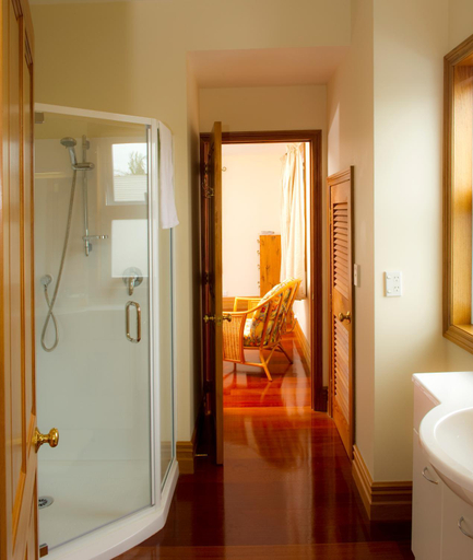 Bathroom 5, Seaport Village Holiday Accommodation, Far North