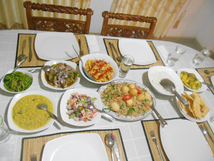 Food & Drinks, Resort Beem, K.F.G. & G. Korale