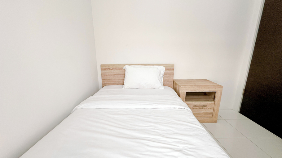 Bedroom 3, Nice And Comfortable Stay 2Br At Tamansari Prospero Sidoarjo Apartment, Sidoarjo