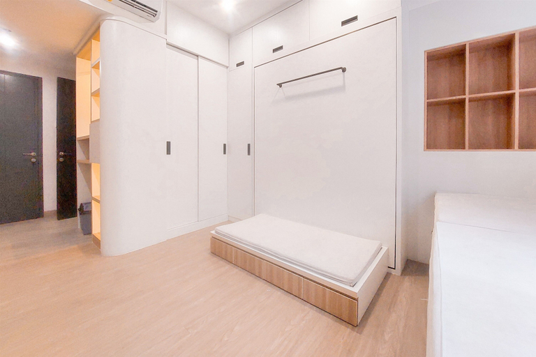 Bedroom 2, Good Choice And Homey Studio Apartment At Collins Boulevard, Tangerang