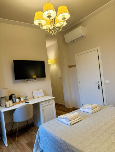 Bedroom 4, La Boutique by Rjgal, Florence