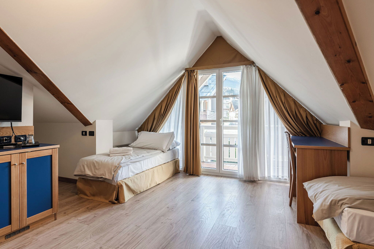 Bedroom 3, Hotel Garni Meledrio, Trento
