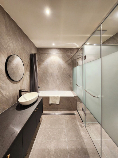 Bathroom 5, Stayrak Hotel, Jung