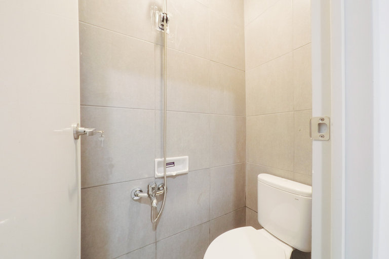 Bathroom 3, RedDoorz @ Flamboyan Harapan Indah, Bekasi