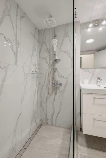 Bathroom 3, Trentatre, Nilie Hospitality MGMT, Central Macedonia