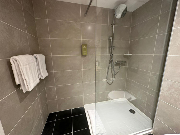 Bathroom 2