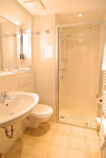 Bathroom 3, Hotel Augusta, Augsburg