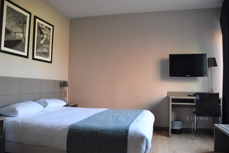 Bedroom 8