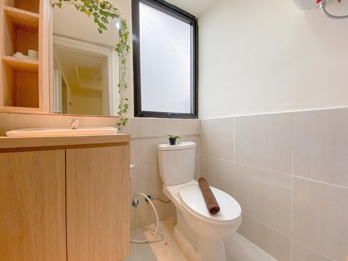 Bathroom 3, Cozy And Best Deal 2Br Apartment Meikarta, Cikarang