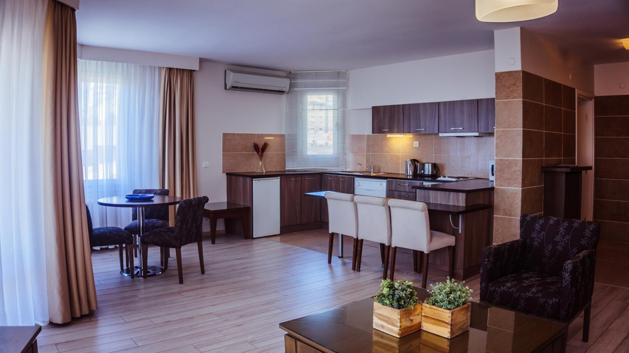 Others 5, The Suadiye Residence, Maltepe
