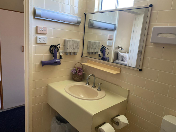 Bathroom 6