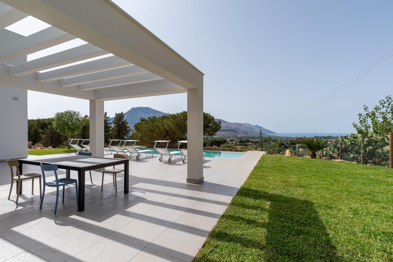 Others 4, Villa vista mare con piscina a sfioro a Scopello, Trapani