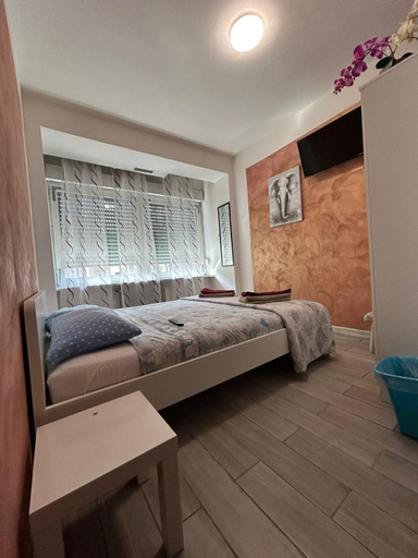 Others 2, Capri B&B, Bolzano