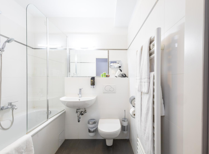 Bathroom 2, Sky Apartments Vienna, Wien