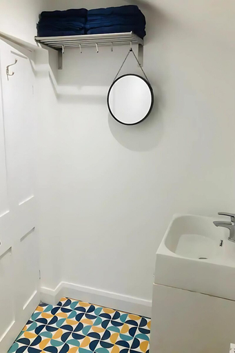 Bathroom 3, Stanley Road - Modern Flat in Oxford, Oxfordshire