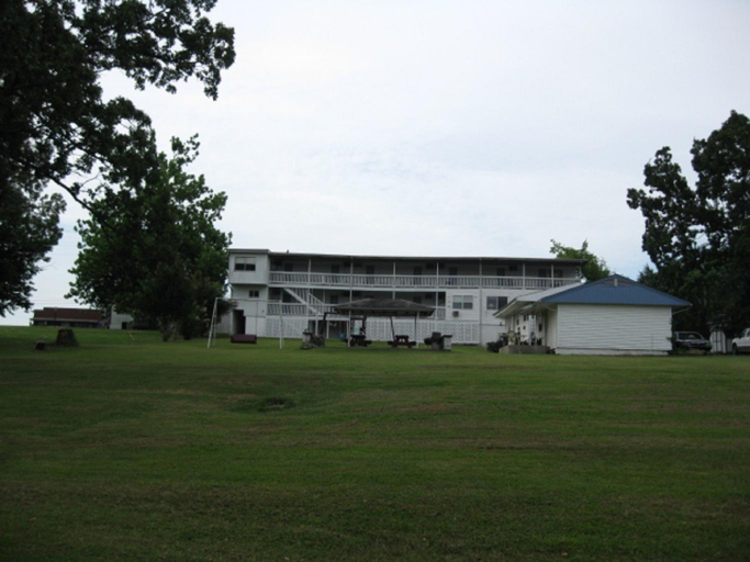 Others 1, Twin Lakes Inn, Baxter
