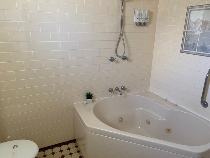 Bathroom 3