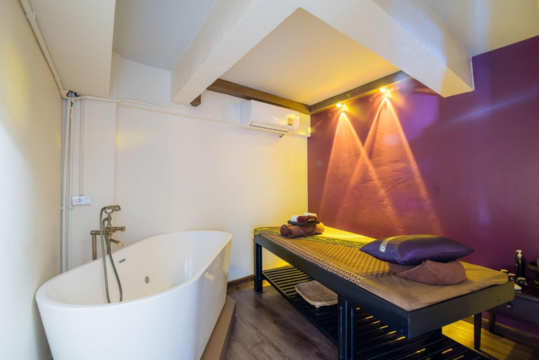 Bathroom 5, Anchan Hotel & Spa, Hua Hin