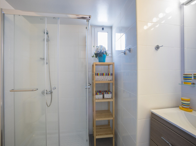 Bathroom, Protaras Ayios Elias Alice Suite