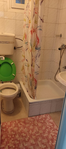 Bathroom 3, River hostel Belgrade, Belgrade