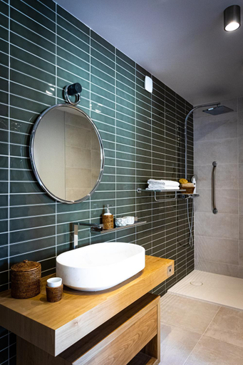 Bathroom 2, Hotel L'Ouvree, Côte-d'Or