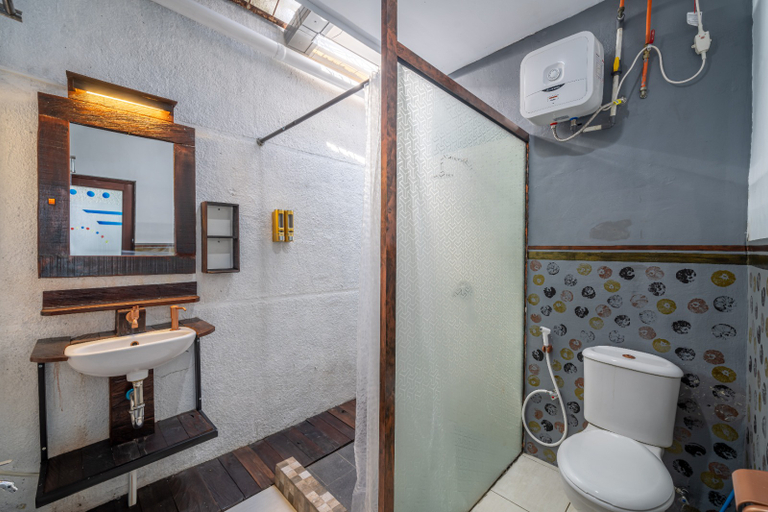 Bathroom 5, Senyum Bali Inn 1BR Sanur, Denpasar