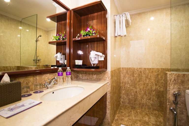 Bathroom 3, Arion Suites Hotel Kemang, South Jakarta