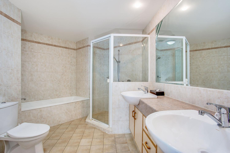 Bathroom 16