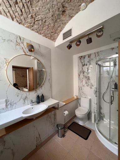 Bathroom 2, Cathedral Apart-Hotel, Vilniaus