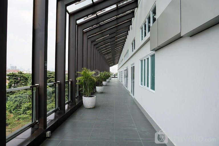 Exterior & Views, Modern 2BR Apartment Maqna Residence By Travelio, West Jakarta