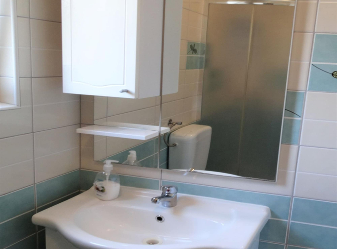 Bathroom 3, Shimmering Sea Apartment With Sea View and Balcony, Crikvenica